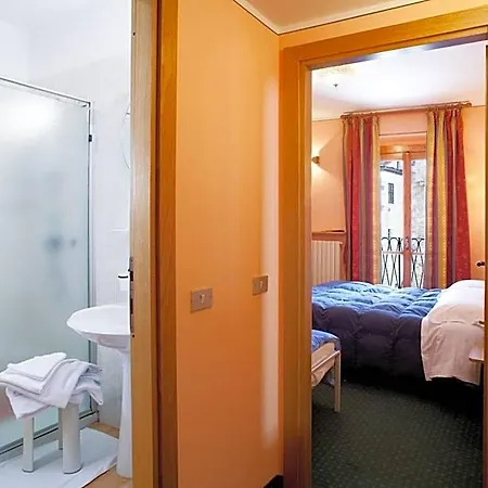 Hotell La Piazzetta 3*