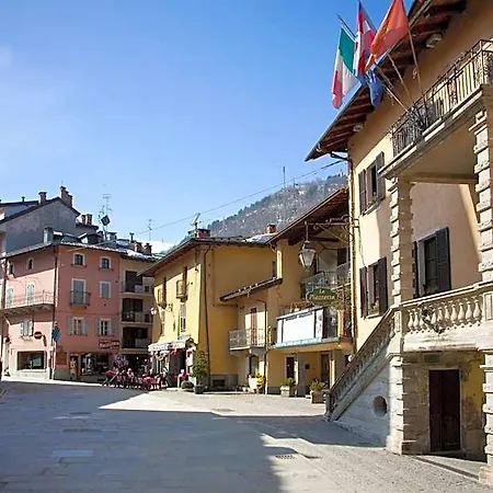 La Piazzetta 3*
