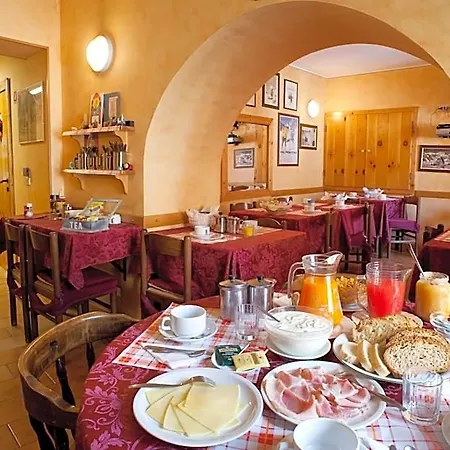 Hotell La Piazzetta 3*